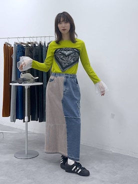 「アイテム（デニムスカート）」を使った、よここさん（レディース・168cm）の秋コーディネート