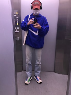 「JW Anderson（ジェイダブリューアンダーソン）のアイテム（スニーカー）」を使った、daichiさん（メンズ・165cm）の秋コーディネート