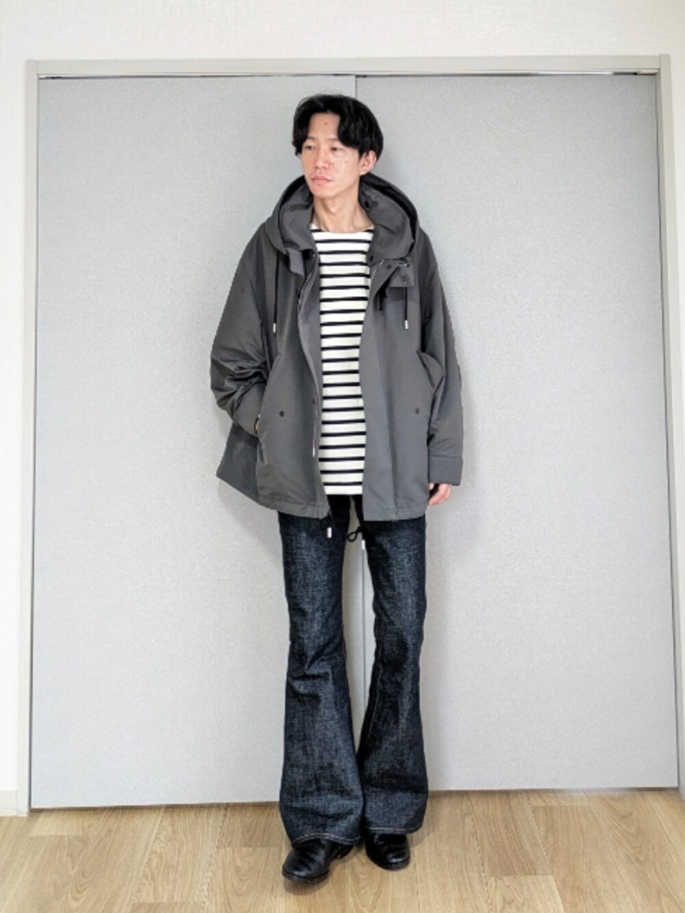 「春ファッション、休日スタイル、春服、お出かけコーデ、お洒落さんとつながりたい、いいね、save、フォローお願いします🤑、シンプルコーデ、デニム、ボーダー、フレアデニム」｜「THE RERACSのアイテム（ミリタリージャケット、パープル系）」を使った、 yujiさん（メンズ・176cm）の春コーディネートの1枚目の写真