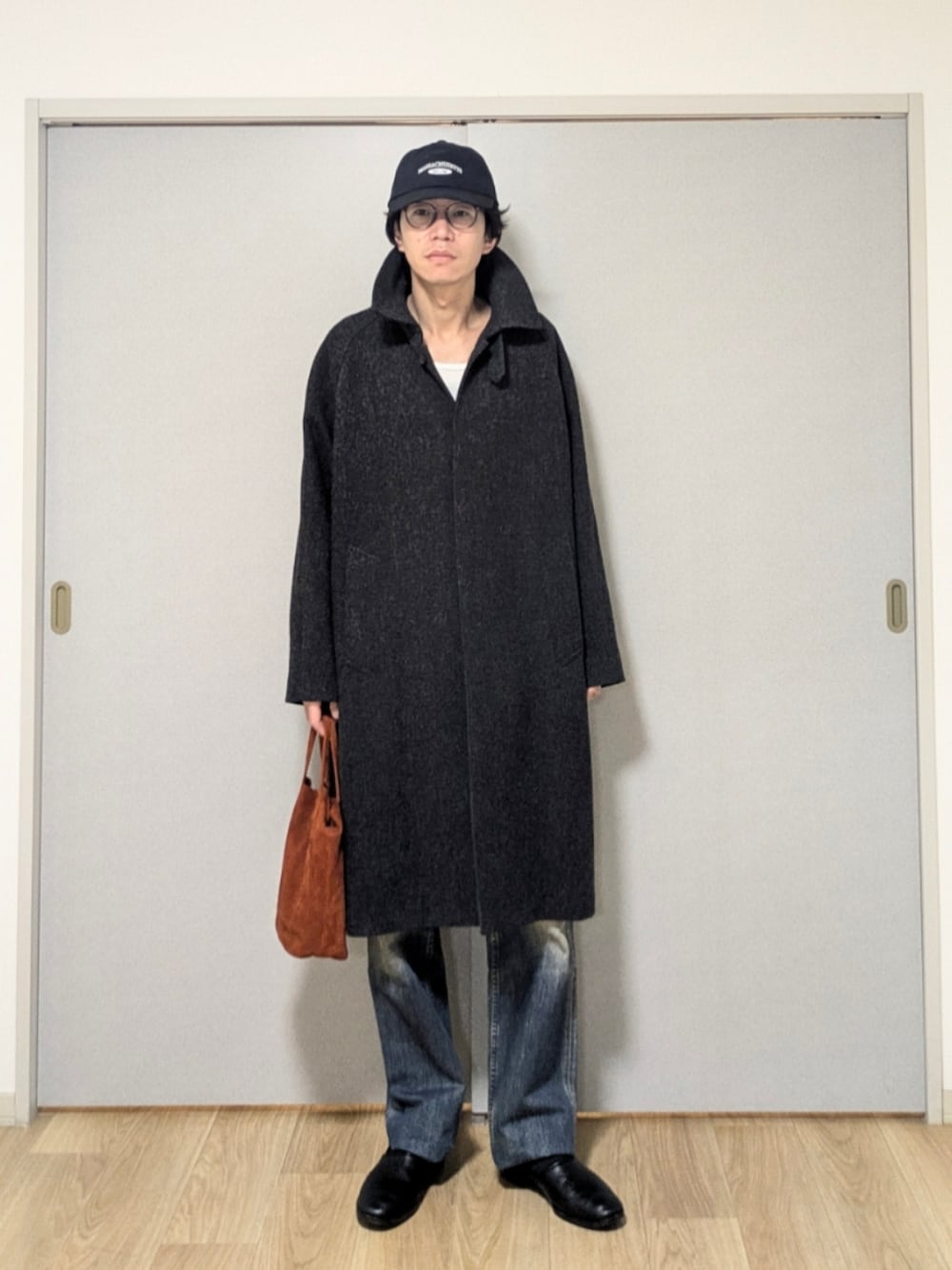 THE RERACSのステンカラーコートを使った人気ファッション
