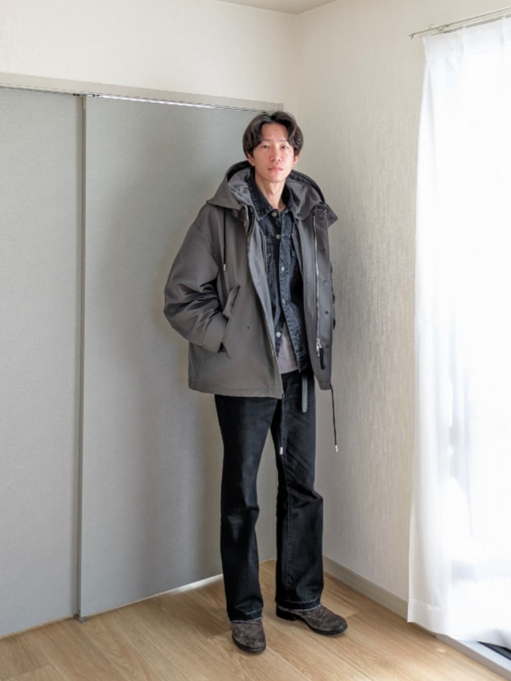 「シンプルスタイル、シンプル、春、モノトーン、春アウター、デニム、デニムジャケット、UNIQLO、古着、グレー」｜「THE RERACSのアイテム（ミリタリージャケット、パープル系）」を使った、 yujiさん（メンズ・176cm）の冬コーディネートの1枚目の写真