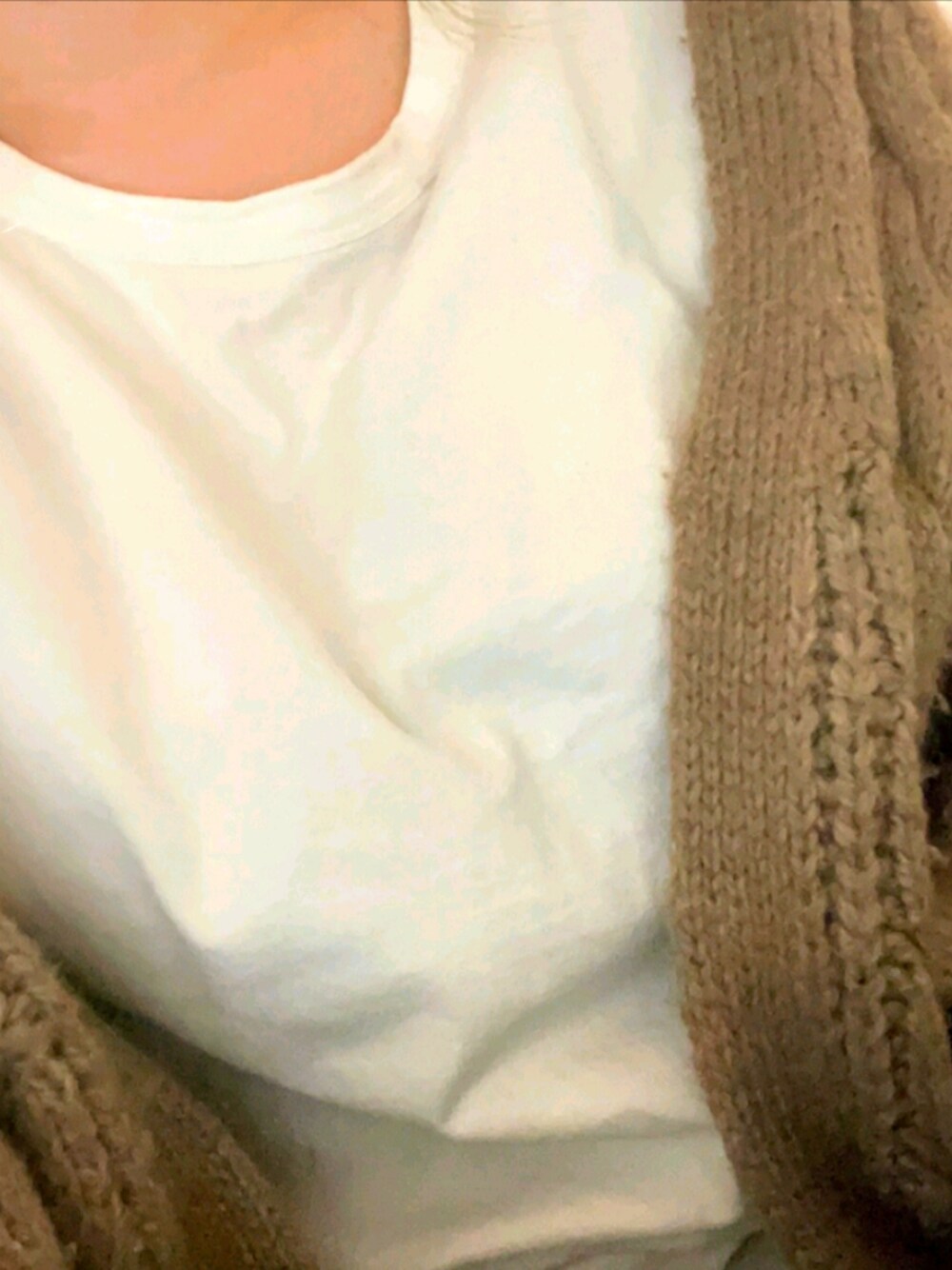「UNIQLOのアイテム（Tシャツ/カットソー、ブラック系）」を使った、🥺さん（レディース・165cm）の秋コーディネートの1枚目の写真
