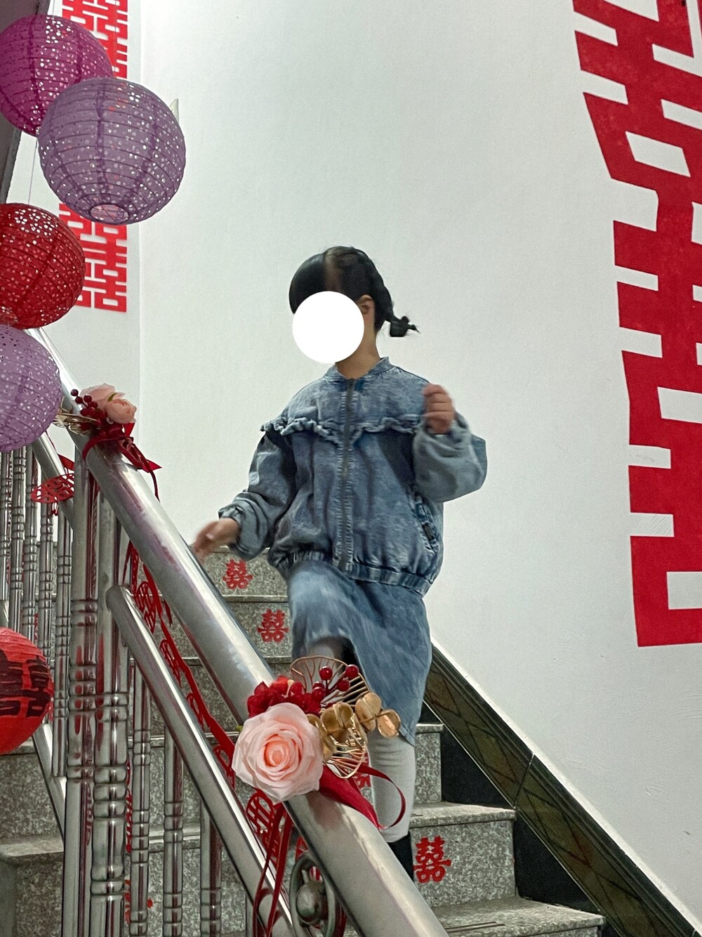 「BREEZEのデニムフリルブルゾン（ブルゾン、ブルー系）」を使った、iarabsさん（キッズ・123cm）の秋コーディネートの1枚目の写真