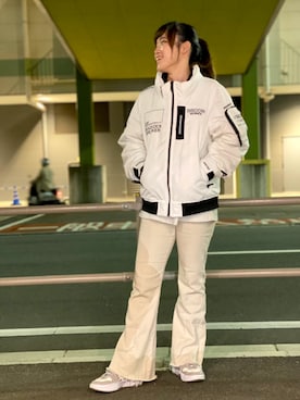 「AVIREX（アヴィレックス）の【AVIREX FLYER'S】WOMENS/フライトジャケット ウェザーウォッチャー/FLIGHT JACKET WEATHER WATCHER/AF（ミリタリージャケット）」を使った、aiRiさん（レディース・158cm）の秋コーディネート