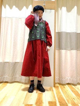 「レッド」｜「アイテム（ハンチング/ベレー帽）」を使った、li1yさん（レディース・158cm）の秋コーディネート