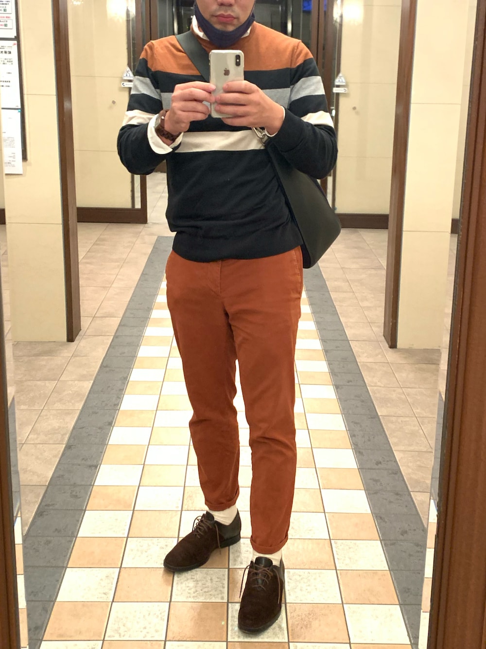 「秋のコーデ、秋服コーデ、キレイめコーデ、ootd、オトナカジュアル、おしゃれさんと繋がりたい、革靴、レザーシューズ」｜「PT01のPt01 - Lux チノパンツ - men - コットン/スパンデックス - 48（チノパンツ、オレンジ系）」を使った、W.TJTさん（メンズ・172cm）の秋コーディネートの1枚目の写真