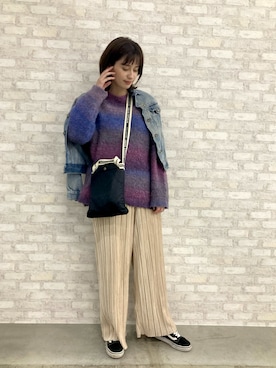 「emi+（エミプラス）のアイテム」を使った、大釜ケリーさん（レディース・165cm）の春コーディネート