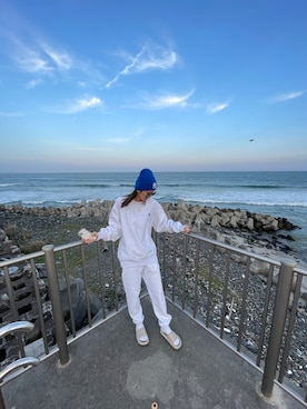 「海」｜「アイテム（ニットキャップ/ビーニー）」を使った、YUIさん（レディース・169cm）の秋コーディネート
