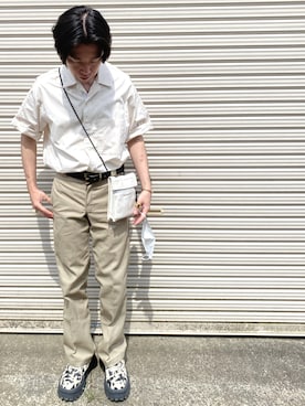 「BALENCIAGA」｜「アイテム（チノパンツ）」を使った、つばささん（メンズ・165cm）の夏コーディネート