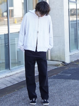 「ジップアップパーカー」｜「アイテム（その他アウター）」を使った、t._13kyさん（メンズ・182cm）の冬コーディネート