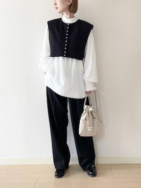 「巾着バッグ」｜「アイテム（ジャンパースカート）」を使った、𝐀𝐍𝐘さん（レディース・156cm）の秋コーディネート