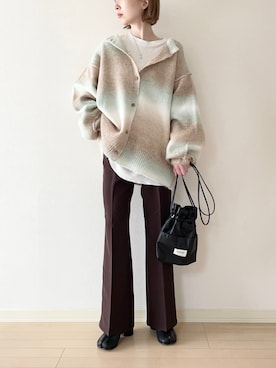 「グラデーションニット」｜「アイテム（Tシャツ/カットソー）」を使った、𝐀𝐍𝐘さん（レディース・156cm）の秋コーディネート