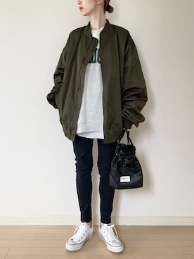 「green label relaxing（グリーンレーベルリラクシング）のアイテム（MA-1）」を使った、𝐀𝐍𝐘さん（レディース・156cm）の冬コーディネート