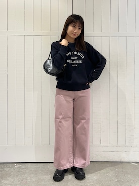 「ワイドパンツ」｜「アイテム（デニムパンツ、ピンク系）」を使った、sayoさん（レディース・160cm）の秋コーディネート