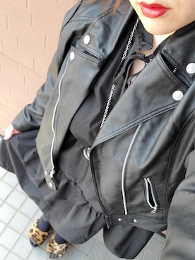 「真っ黒コーデ」｜「アイテム（ライダースジャケット）」を使った、kyanさん（レディース・159cm）の春コーディネート