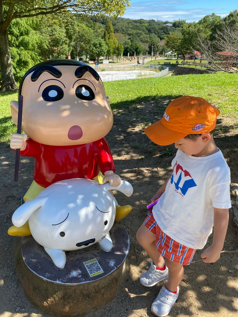 「男の子、男の子コーデ、キッズコーデ、キッズファッション、3歳」｜「FILAの【FILA×TEGTEG cheered by Girls2】 ロゴキャップ（キャップ、オレンジ系）」を使った、は☺︎さん（キッズ・90cm）の秋コーディネートの1枚目の写真