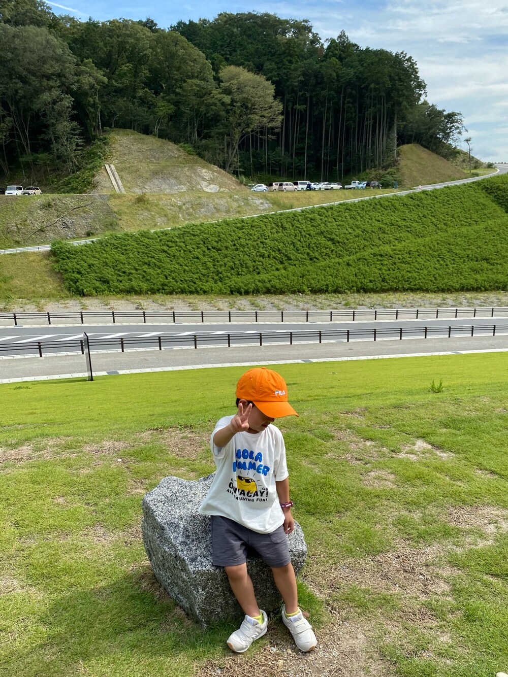 「キッズコーデ、プチプラ、おとこのこ、3歳、キッズファッション」｜「ZARAのアイテム（Tシャツ/カットソー、ホワイト系）」を使った、は☺︎さん（キッズ・90cm）の秋コーディネートの1枚目の写真