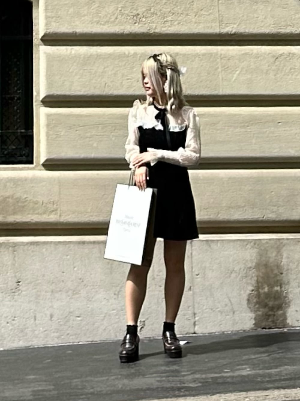 「シアーワンピース、GRL、フレンチガーリー、YVES SAINT LAURENT」｜「GRLのアイテム（ワンピース、ブラック系）」を使った、chamitamuさん（骨格ストレート・レディース・153cm）の冬コーディネートの1枚目の写真