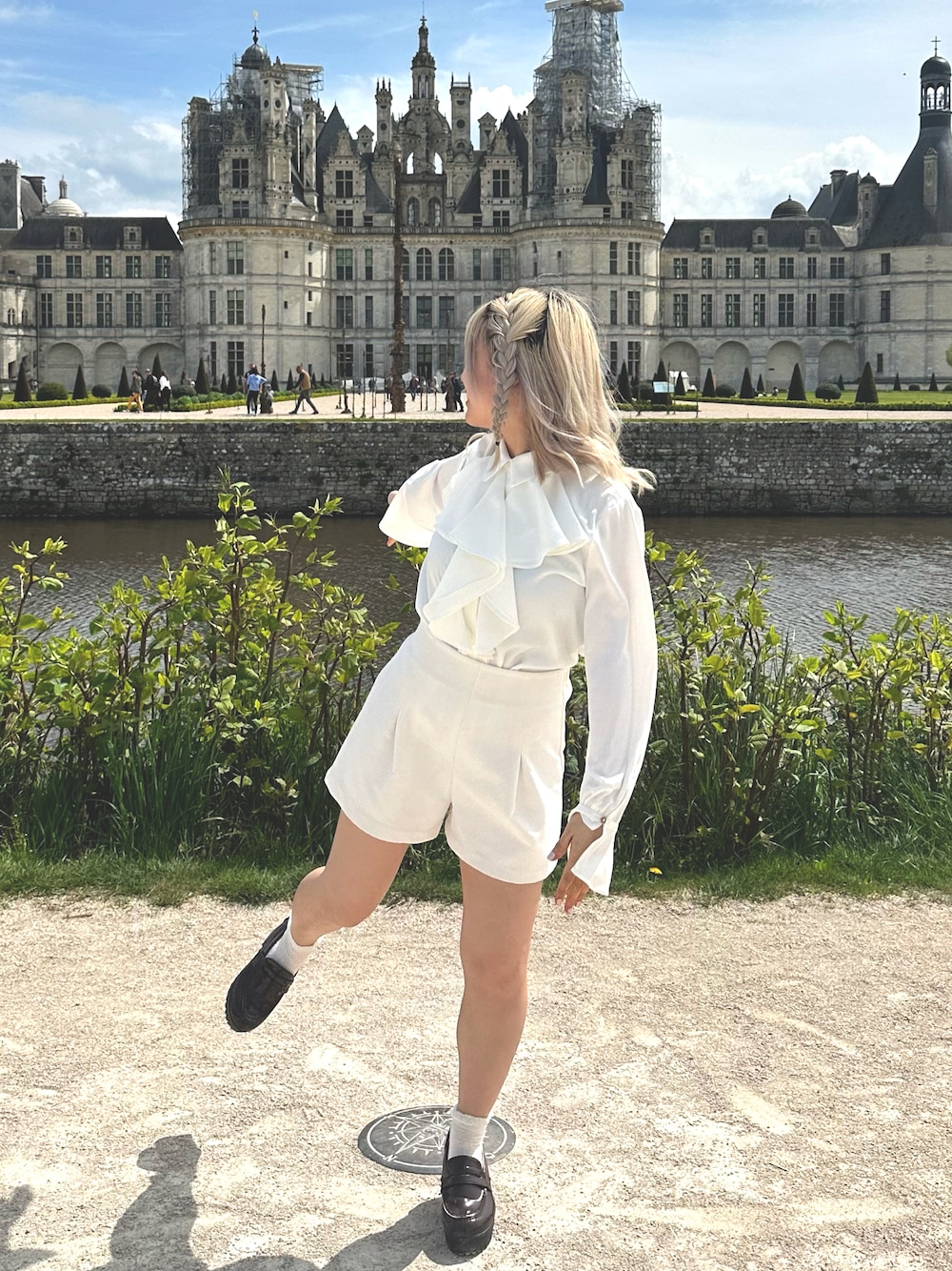 「ホワイトコーデ、フレンチガーリー、ZARA、GRL」｜「ZARAのアイテム（シャツ/ブラウス、ホワイト系）」を使った、chamitamuさん（骨格ウェーブ・レディース・153cm）の冬コーディネートの1枚目の写真