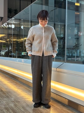 「URBAN RESEARCH DOORS（アーバンリサーチドアーズ）のプードルボアカーディガン（カーディガン/ボレロ）」を使った、KAGAさん（レディース・158cm）の秋コーディネート