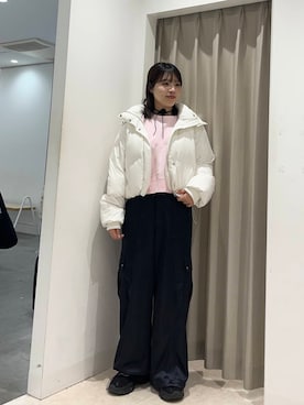 「冬の差し色コーデ」｜「アイテム（スウェット）」を使った、Yuiさん（レディース・160cm）の冬コーディネート