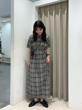 「SENSE OF PLACE by URBAN RESEARCH（センスオブプレイスバイアーバンリサーチ）のチェックシャーリングワンピース（ワンピース、ブラック系）」を使った、Yuiさん（レディース・160cm）の春コーディネート