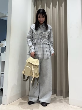 「SENSE OF PLACE by URBAN RESEARCH（センスオブプレイスバイアーバンリサーチ）のシャーリングビスチェセットシャツ（シャツ/ブラウス、ホワイト系）」を使った、Yuiさん（レディース・160cm）の春コーディネート