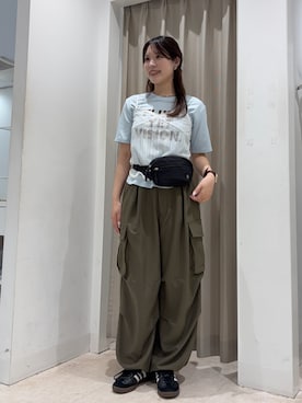 「SENSE OF PLACE by URBAN RESEARCH(センスオブプレイスバイアーバンリサーチ)のアイテム(Tシャツ/カットソー、ブルー系)」を使った、Yuiさん(レディース・160cm)の夏コーディネート