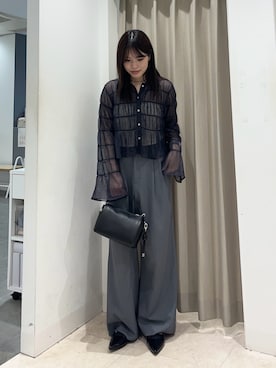 「SENSE OF PLACE by URBAN RESEARCH（センスオブプレイスバイアーバンリサーチ）の『イージーケア/速乾/UVカット/接触冷感』ツータックルーズスラックス（その他パンツ、グレー系）」を使った、Yuiさん（レディース・160cm）の春コーディネート