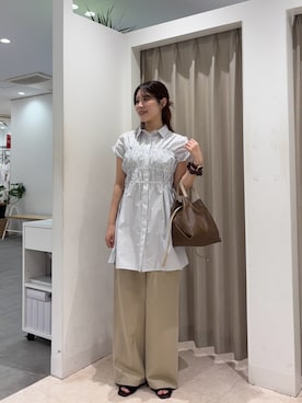 「KBF(ケイビーエフ)のスリーブレスシャーリングミニワンピース(ワンピース、ホワイト系)」を使った、Yuiさん(レディース・160cm)の夏コーディネート