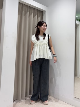 「SENSE OF PLACE by URBAN RESEARCH(センスオブプレイスバイアーバンリサーチ)のレイヤードフリルブラウス(シャツ/ブラウス、ホワイト系)」を使った、Yuiさん(レディース・160cm)の夏コーディネート