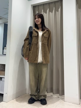 「アイテム（デニムパンツ、グリーン系）」を使った、Yuiさん（レディース・160cm）の秋コーディネート