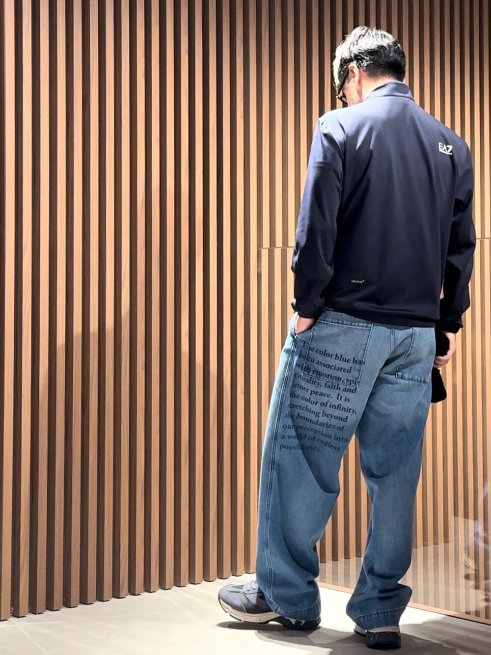 「EMPORIO ARMANI EA7、EA7、EMPORIO ARMANI、EMPORIO ARMANI 六本木ヒルズ店、ニット帽、淡色コーデ、大人カジュアル、秋のコーデ、休日スタイル、メンズコーデ、シンプルコーデ、カジュアルコーデ、おでかけコーデ、大人コーデ、ワントーンコーデ」｜「EMPORIO ARMANI EA7の【エンポリオ アルマーニ EA7】Golf Pro ジップアップ スウェットシャツ ストレッチファブリック（スウェット、ブルー系）」を使った、じゅんちゃんさん（メンズ・176cm）の秋コーディネートの1枚目の写真