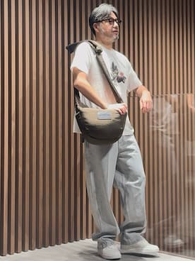 「EMPORIO ARMANI（エンポリオアルマーニ）の【エンポリオ アルマーニ】ASV バギーツイストフィットジーンズ J80 デニム ストーンウォッシュ＆ブリーチ加工（デニムパンツ）」を使った、じゅんちゃんさん（メンズ・176cm）の秋コーディネート