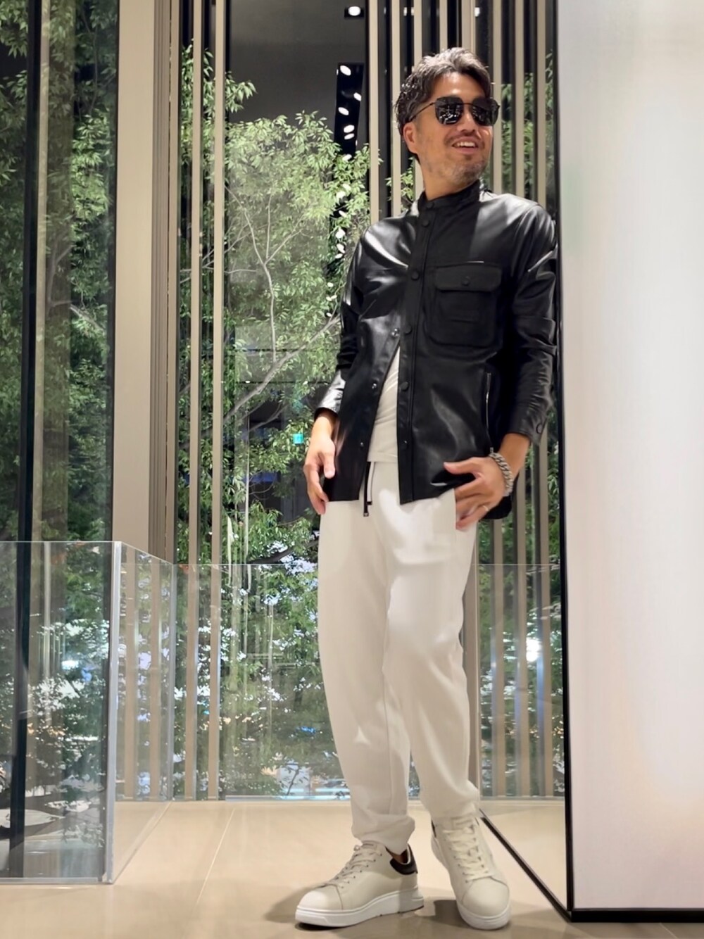 EMPORIO ARMANI ノーカラーブラックジャケット EMPORIO ARMANIの