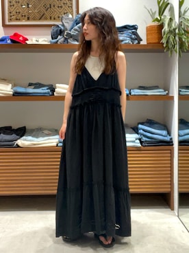 「アイテム（タンクトップ、グレー系）」を使った、井上愛さん（レディース・160cm）の夏コーディネート