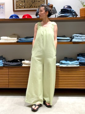 「アイテム（つなぎ/オールインワン）」を使った、井上愛さん（レディース・160cm）の夏コーディネート