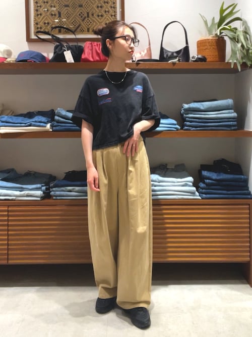 【UNISEX/ユニセックス】エンブロイダリーダメージロゴTee