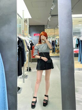 「EMODA（エモダ）のアイテム（財布/小物）」を使った、奥野由樹さん（レディース・163cm）の夏コーディネート