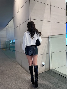 「GYDA（ジェイダ）のフェイクレザー スカートライクショートパンツ（スカート）」を使った、aikaさん（レディース・158cm）の秋コーディネート