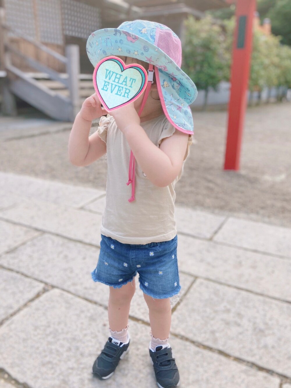 「おしゃれさんと繋がりたい、夏コーデ、プチプラコーデ、デニム、ベージュ、お出かけコーデ」｜「Disneyのアイテム（ハット、ブルー系）」を使った、AMUさん（レディース・90cm）の夏コーディネートの1枚目の写真