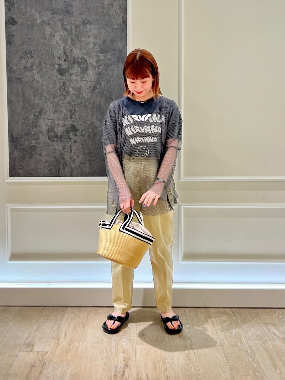 「NIRVANA、ニルヴァーナ、バンドT、メッシュニット、メッシュトップス、テーパードパンツ、マリンパンツ、チノパン、春夏コーデ、お出かけコーデ、カジュアルコーデ、トレンドコーデ、夏、サンダルコーデ、春夏」｜「GOOD ROCK SPEEDの【GOOD ROCK SPEED/グッドロックスピード】BAND T（Tシャツ/カットソー、グレー系）」を使った、katosanpiiiさん（レディース・161cm）の春コーディネートの1枚目の写真