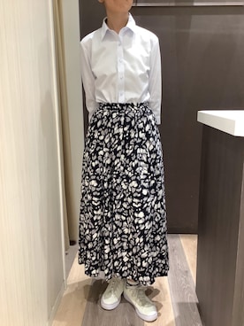 「アイテム（ビジネスシャツ）」を使った、BRICK HOUSE シャツ工房 柿田川サントムーン店さん（レディース・167cm）の秋コーディネート