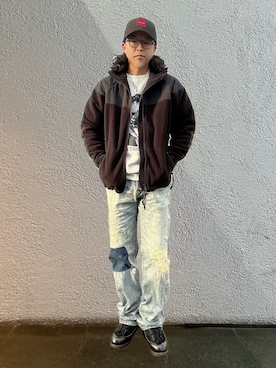 「アイテム（音楽/本・雑誌）」を使った、岩崎タイチさん（メンズ・169cm）の冬コーディネート