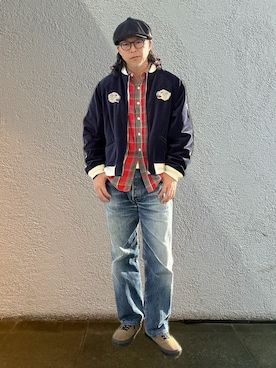 「アイテム（スカジャン）」を使った、岩崎タイチさん（メンズ・169cm）の秋コーディネート