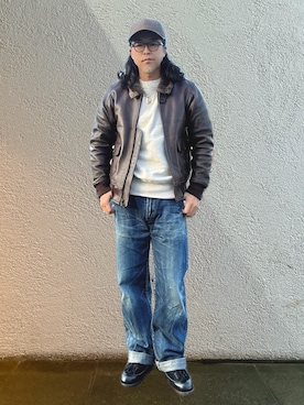 「アイテム（デニムパンツ）」を使った、岩崎タイチさん（メンズ・169cm・40代）の冬コーディネート