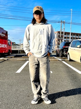 「アイテム（パーカー）」を使った、岩崎タイチさん（メンズ・169cm・40代）の秋コーディネート