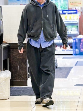 「soerte（ソエルテ）のHeavy weight double zip-up hoodie /ヘビーウェイトダブルジップフーディー（パーカー）」を使った、Ryotaさん（メンズ・180cm・20代）の秋コーディネート