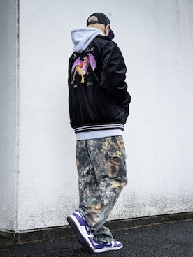 「アイテム（カーゴパンツ、グリーン系）」を使った、llilillさん（メンズ・178cm）の冬コーディネート