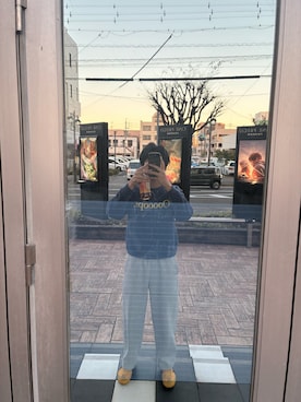 「アイテム（スニーカー、イエロー系）」を使った、クロロシルファさん（メンズ・173cm）の秋コーディネート